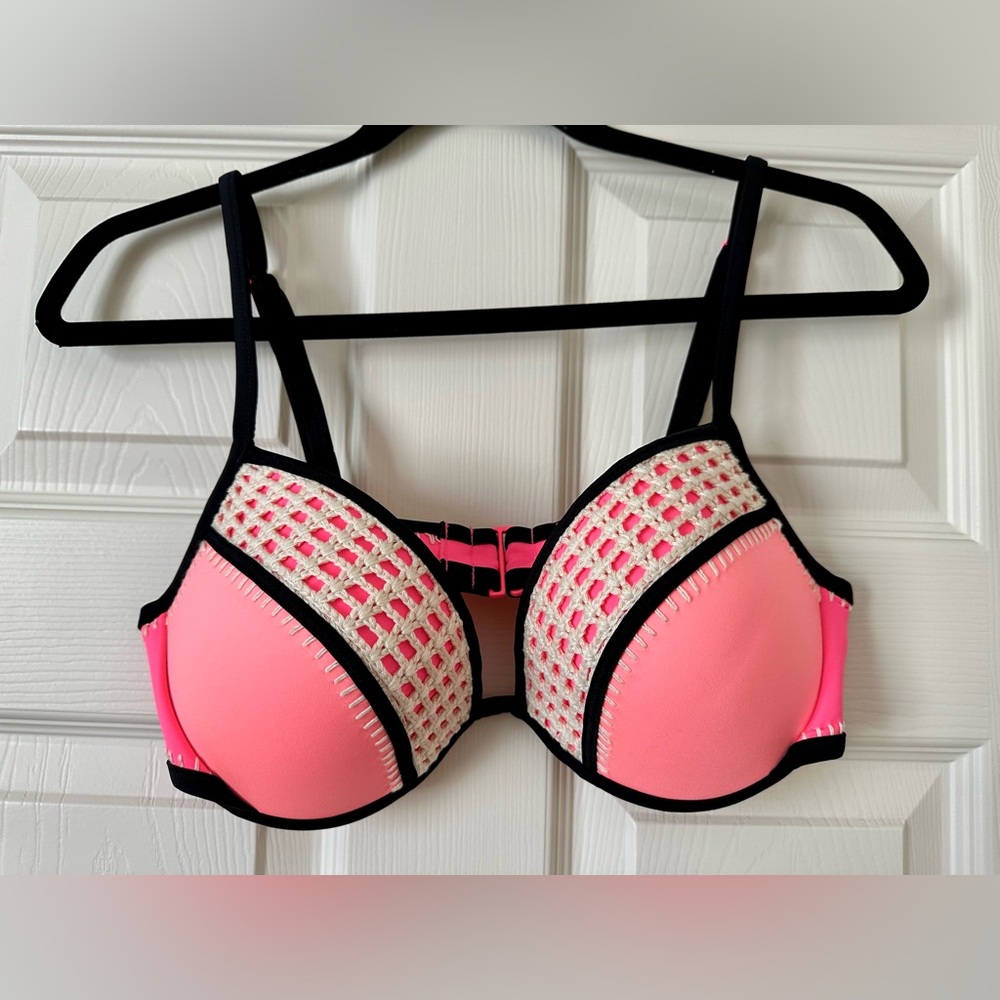 Bathing suit top. 36D. Victorias Secret.